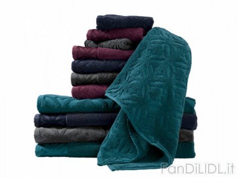 Asciugamano e telodoccia (Bagno, accessori, interno)