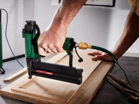 Pistola sparapunti ad aria compressa