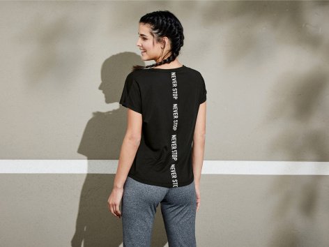 T-shirt sportiva da donna