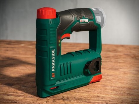 Pistola sparapunti ricaricabile