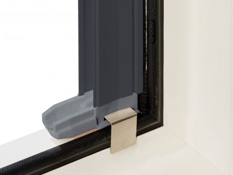 Zanzariera telescopica per finestre