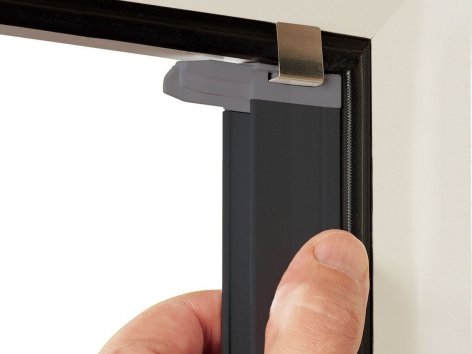 Zanzariera telescopica per finestre