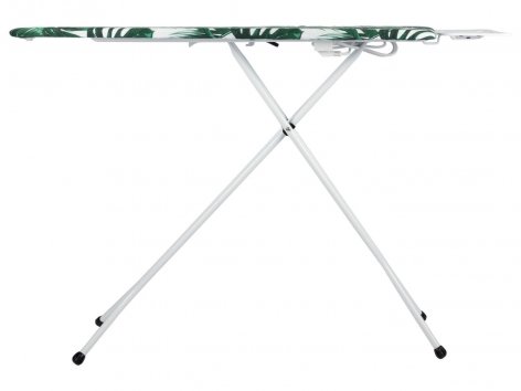 Asse da stiro con presa elettrica