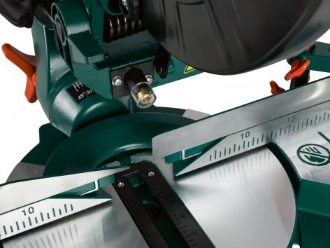 Sega circolare multifunzionale per tagli obliqui