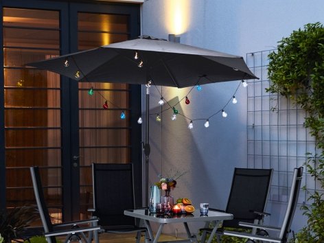 Catena luminosa ad energia solare