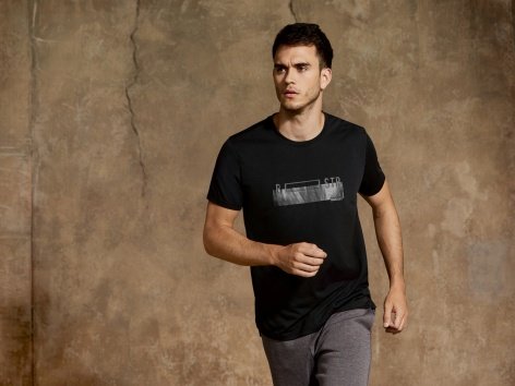 T-shirt sportiva da uomo