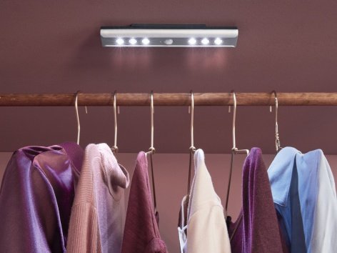 Lampada sottopensile LED con sensore di movimento