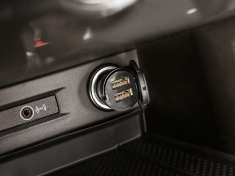 Caricabatterie USB per auto