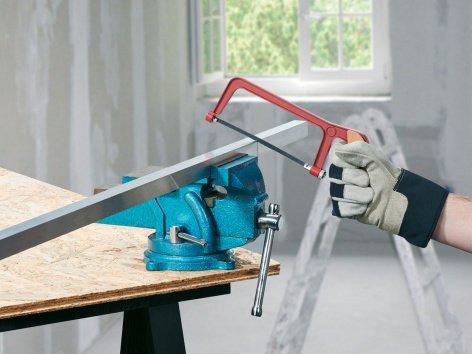 Lama per materiale isolante e seghetto ad arco o seghetto per calcestruzzo poroso