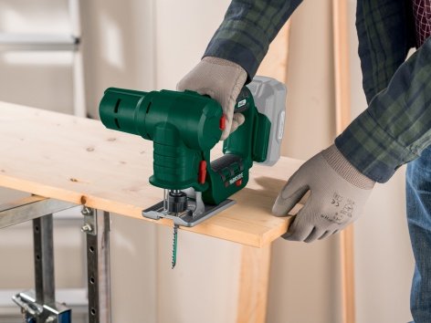 Seghetto elettrico e a pendolo ricaricabile