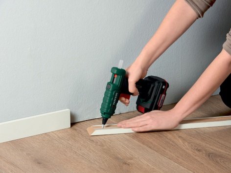 Pistola per colla a caldo ricaricabile