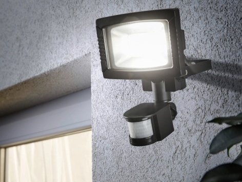 Faro LED con rilevatore di movimento