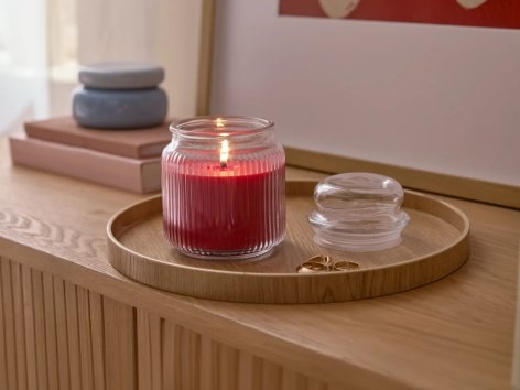 Candela profumata in vasetto con coperchio