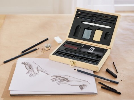 Set da disegno con carboncino
