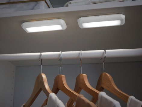 Lampada per armadio ricaricabile