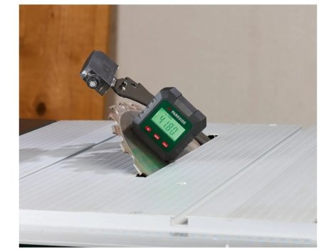 Misuratore digitale di pendenza o profondità