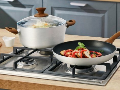 Pentola con coperchio