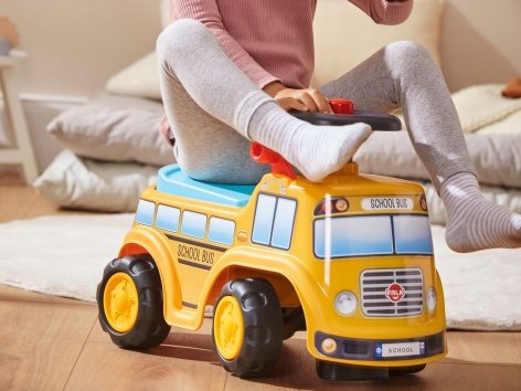 Scuolabus giocattolo cavalcabile