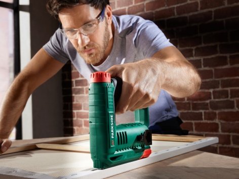 Pistola sparapunti ricaricabile