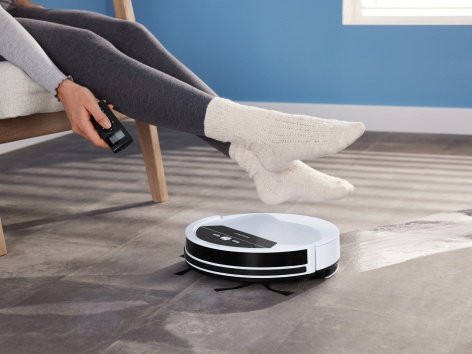 Robot aspirapolvere lavapavimenti