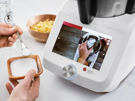 Robot da cucina multifunzione “Monsieur Cuisine Smart”