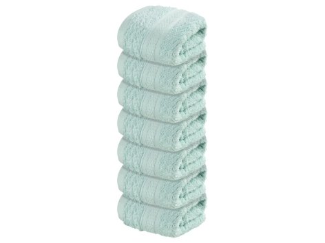 Asciugamano con cestino decorativo