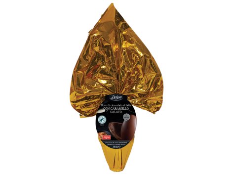 Uovo di cioccolato al latte con caramello salato