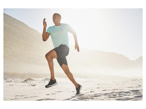 T-shirt sportiva da uomo