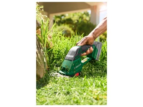 Cesoia ricaricabile per erba e cespugli