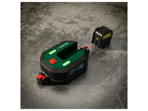 Livella laser con metro di misurazione