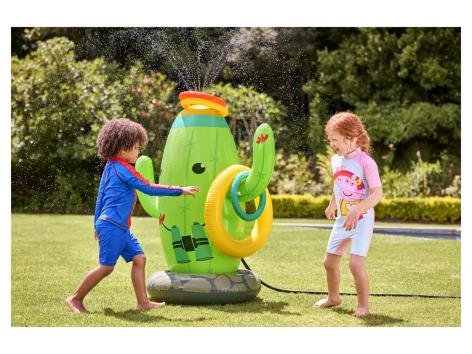 Gioco gonfiabile con spruzzatore d'acqua