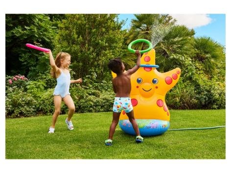 Gioco gonfiabile con spruzzatore d'acqua