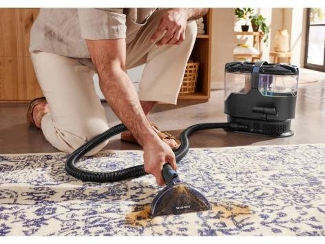 Pulitore portatile per tappezzeria