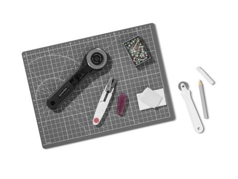 Set articoli per sartoria, set filo da cucito o tappetino da taglio