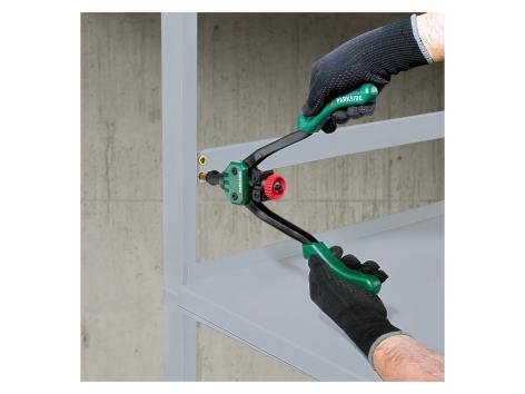 Pinza rivettatrice con accessori