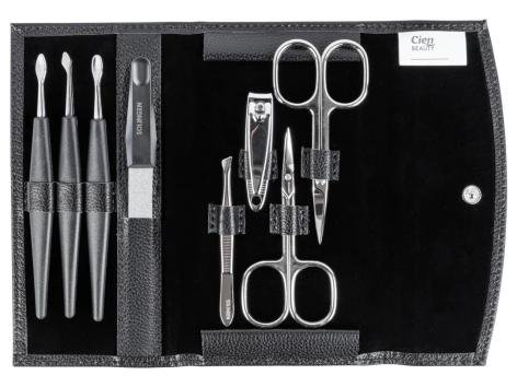 Accessori per manicure con astuccio in cuoio