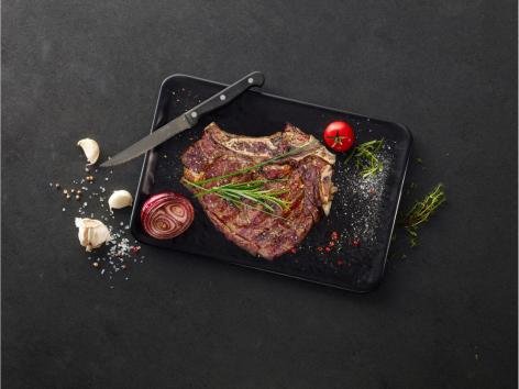 Costata con osso di bovino adulto scottona