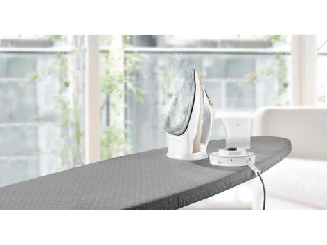 SILVERCREST® Ferro da stiro a vapore senza fili