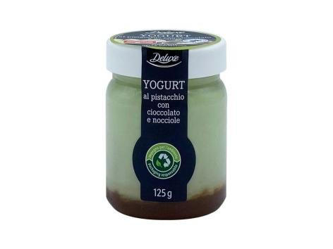 Yogurt al pistacchio con cioccolato e nocciole