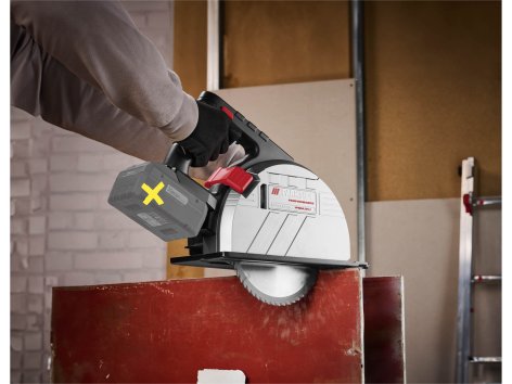 Sega circolare ricaricabile per metallo