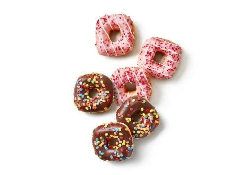 Donut quadrato rosa o con glassa al cacao