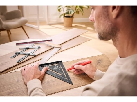 Righello multiangolo, scalimetro, squadra o staffa angolare