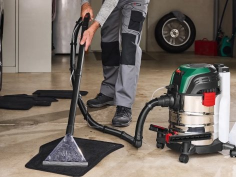 Aspirapolvere lavapavimenti con funzione spruzzante