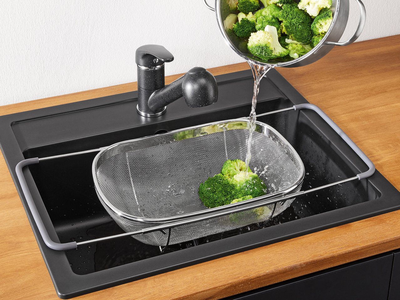 Scolatutto estensibile da lavello