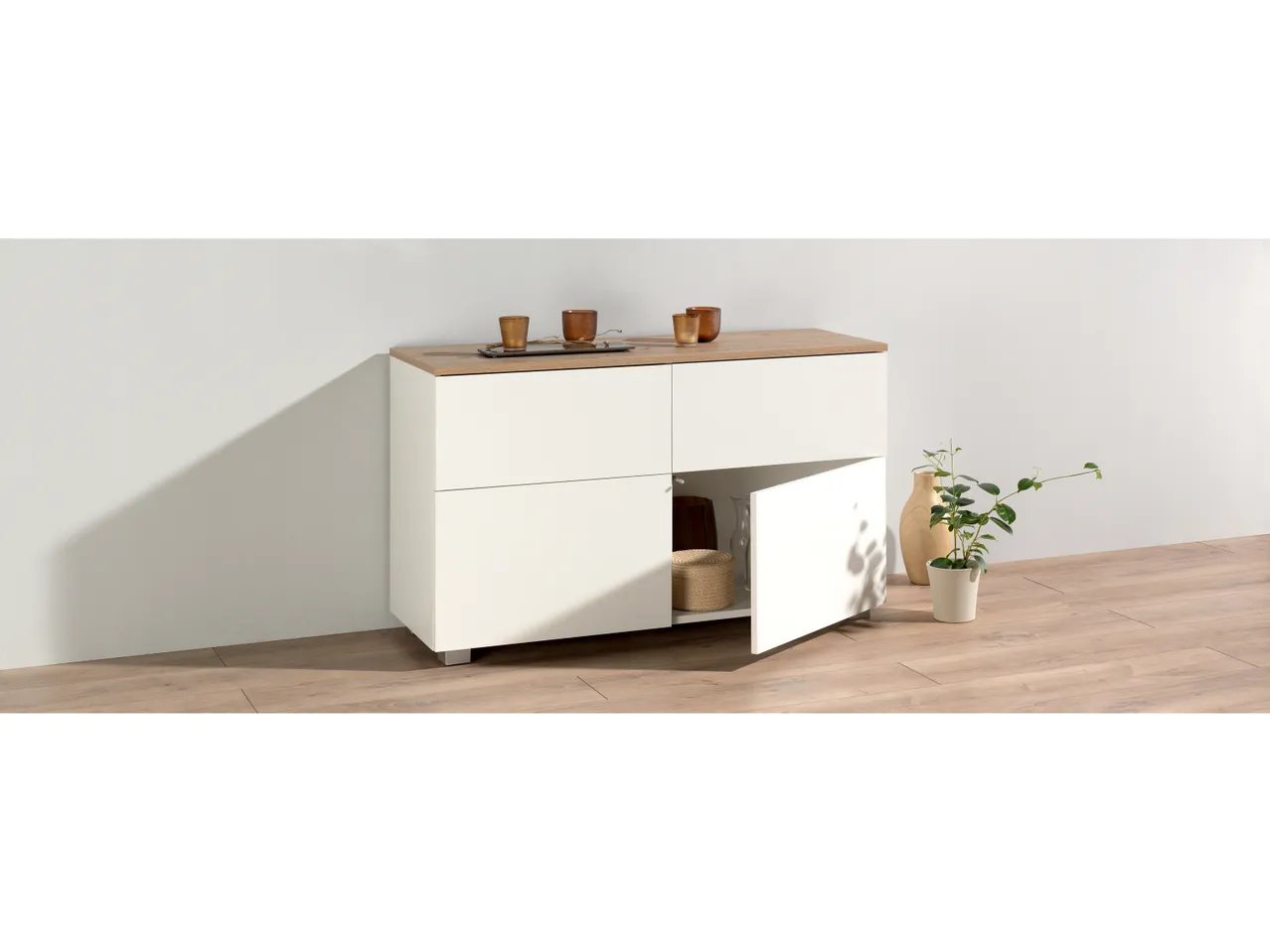 Mobiletto con 2 ante e 2 cassetti