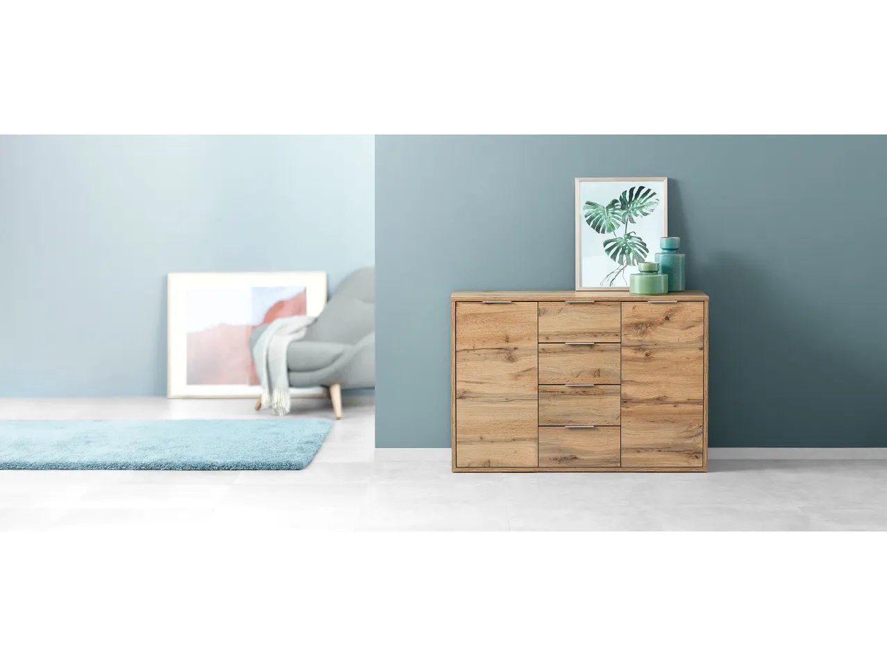 Mobiletto con 2 ante e 4 cassetti