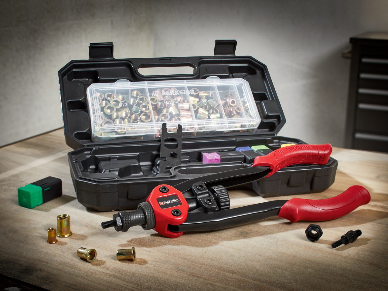 Pinza rivettatrice con accessori, 151 pezzi