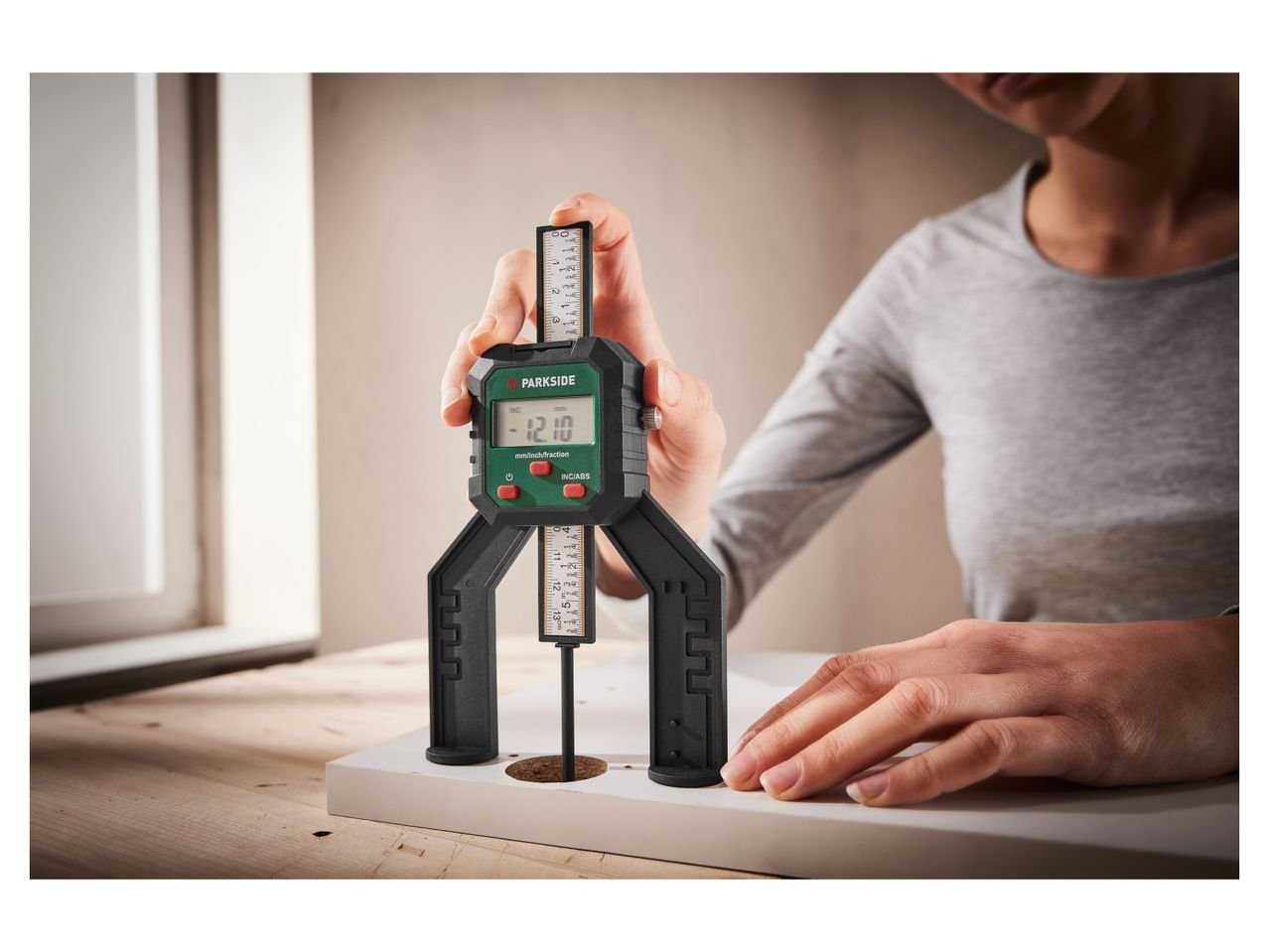 Misuratore digitale di pendenza o profondità