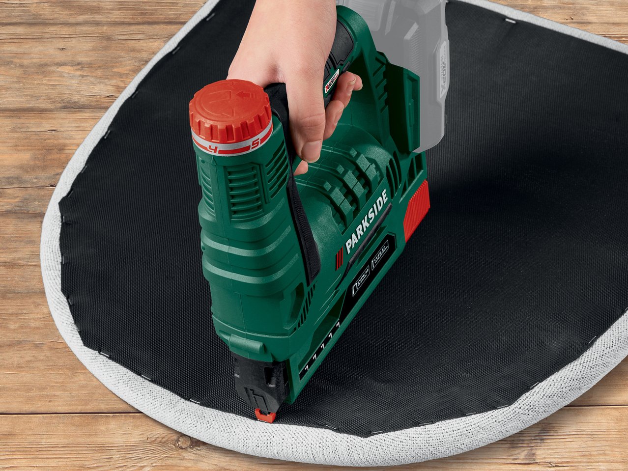 Pistola sparapunti ricaricabile