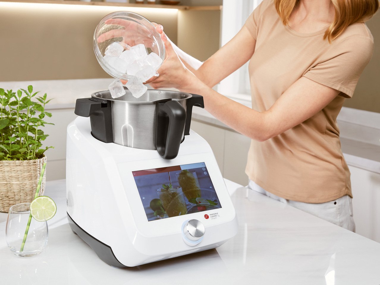 Robot da cucina multifunzione "Monsieur Cuisine Smart"